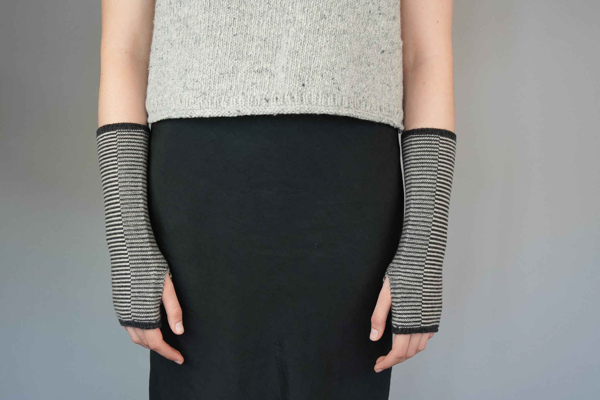 Punakaiki Wrist Warmers in Merino