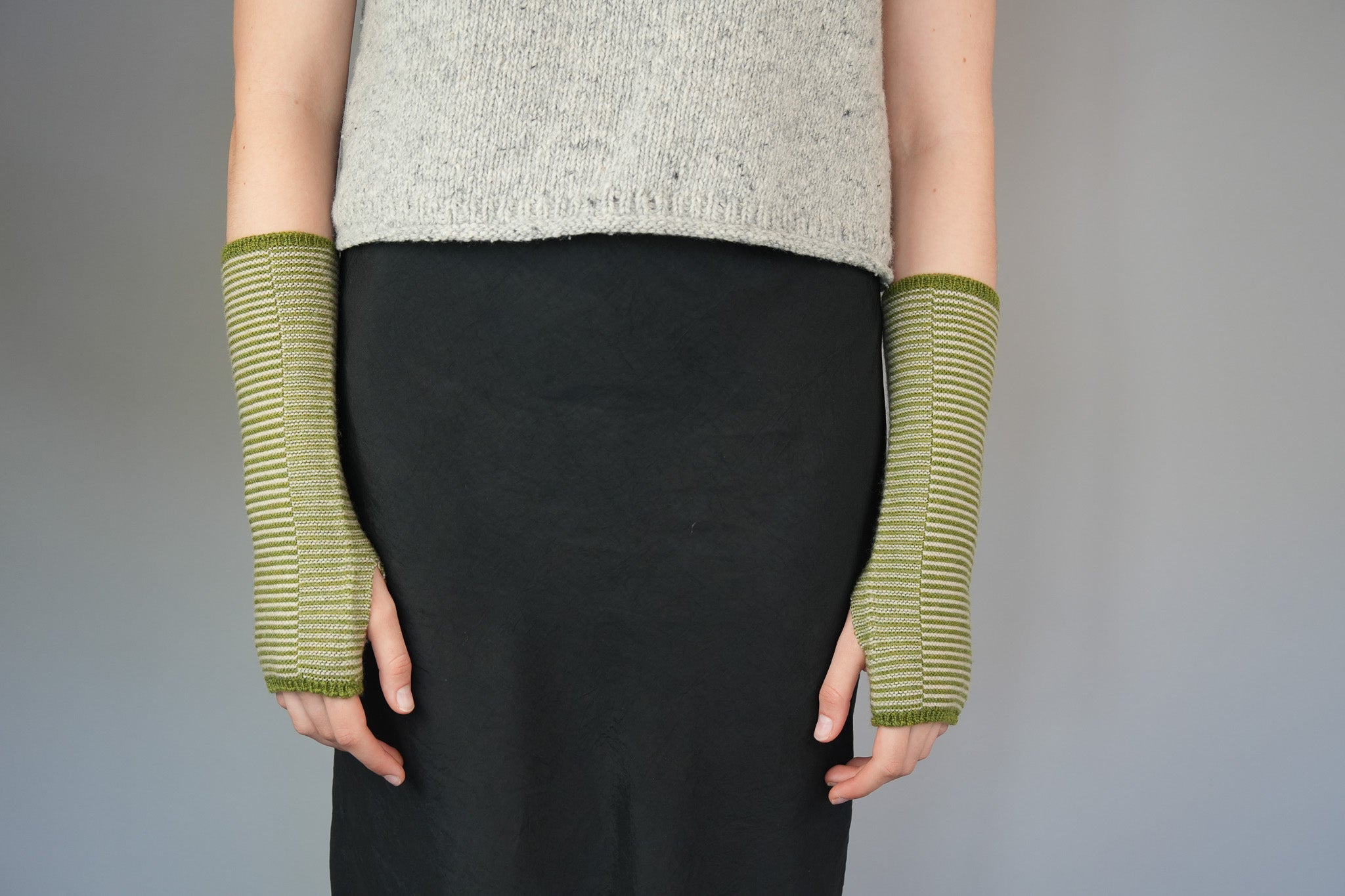 Punakaiki Wrist Warmers in Merino