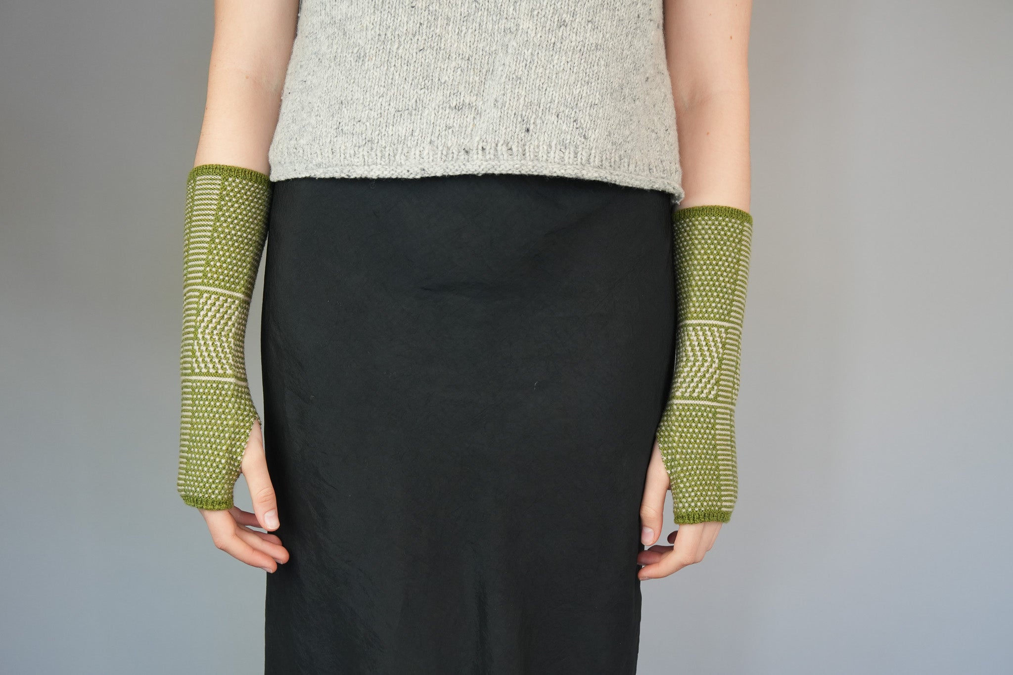 Taranaki Wrist Warmers in Merino