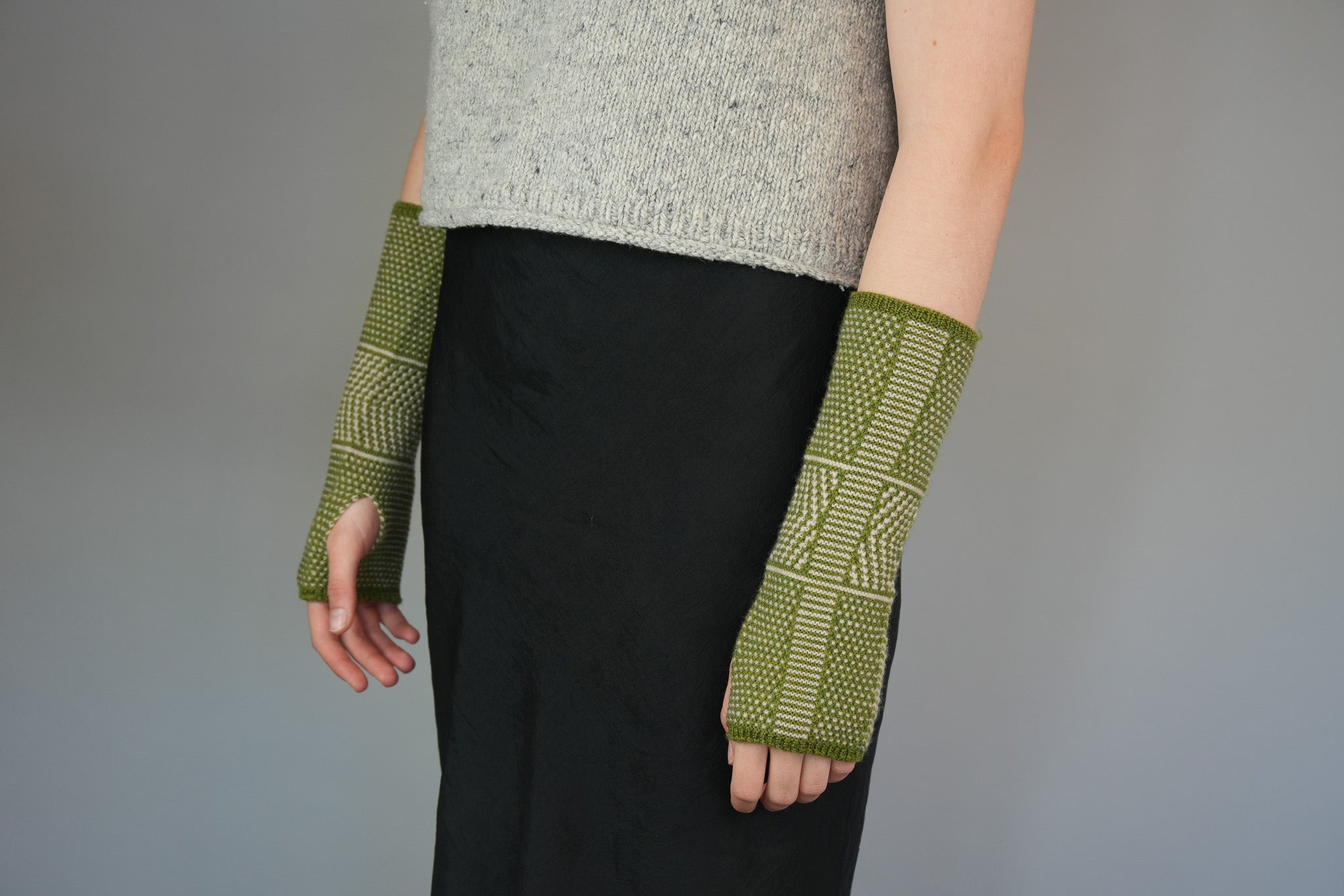 Taranaki Wrist Warmers in Merino