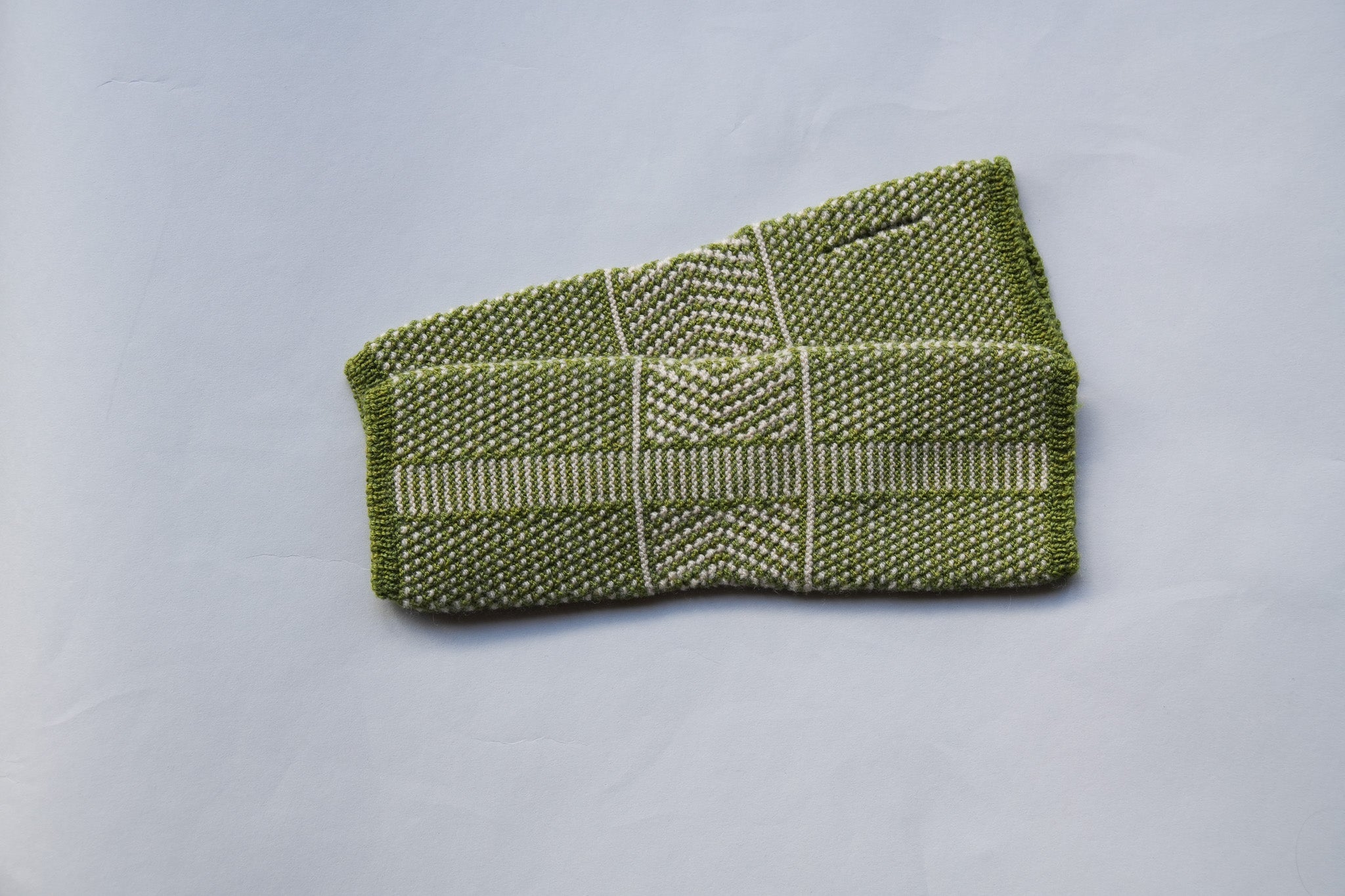 Taranaki Wrist Warmers in Merino