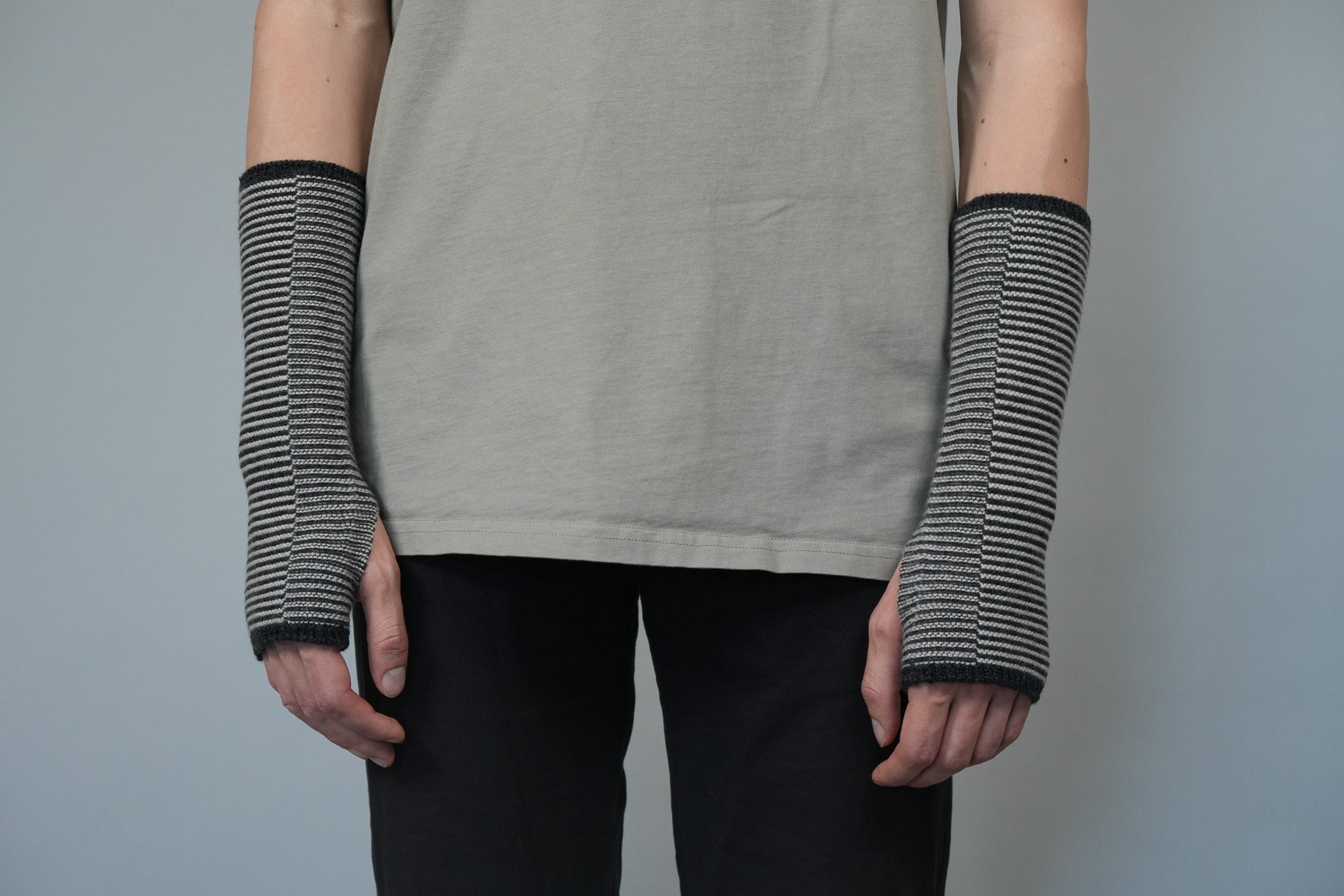 Punakaiki Wrist Warmers in Merino
