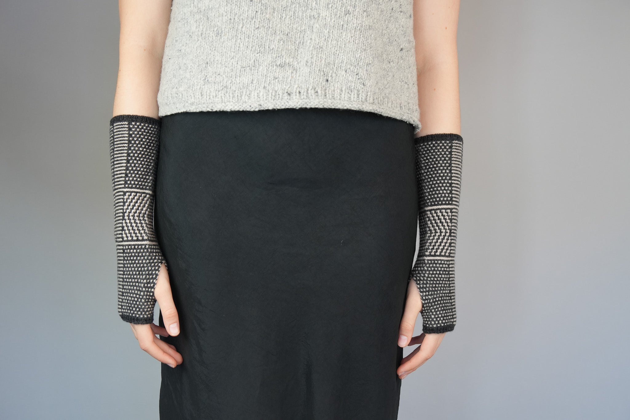Taranaki Wrist Warmers in Merino