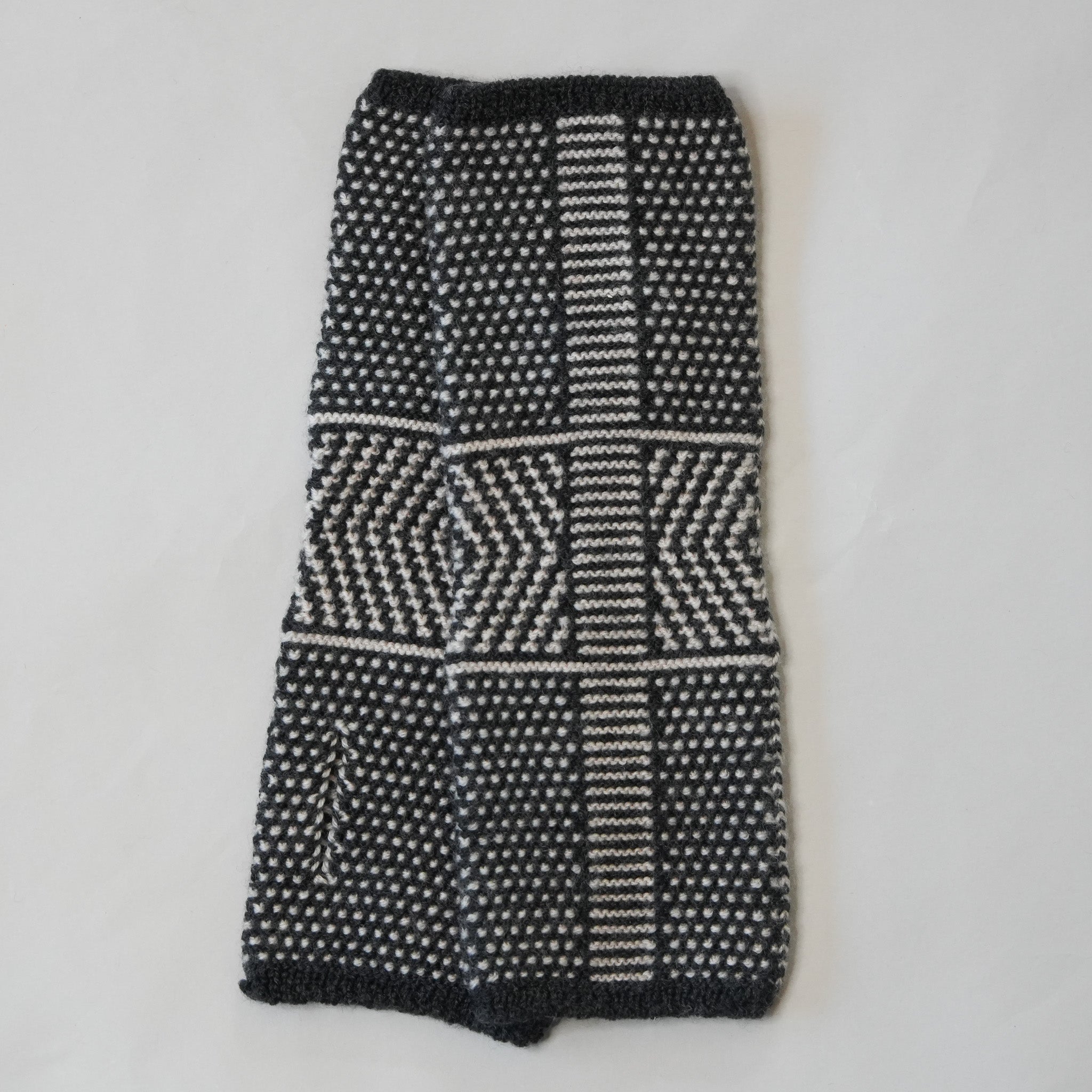 Taranaki Arm Warmers in Merino