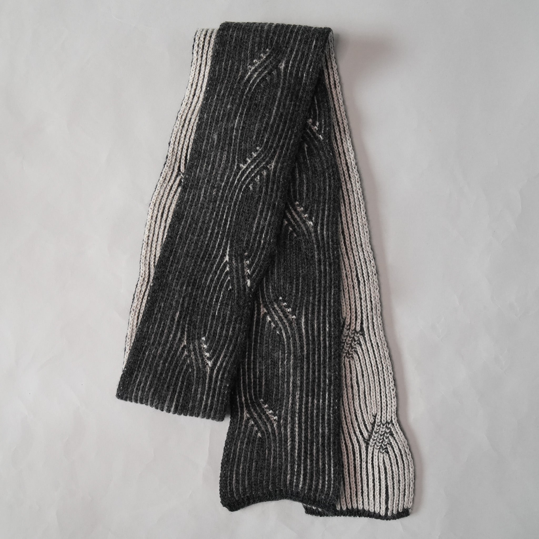 Meander Narrow Scarf in Merino